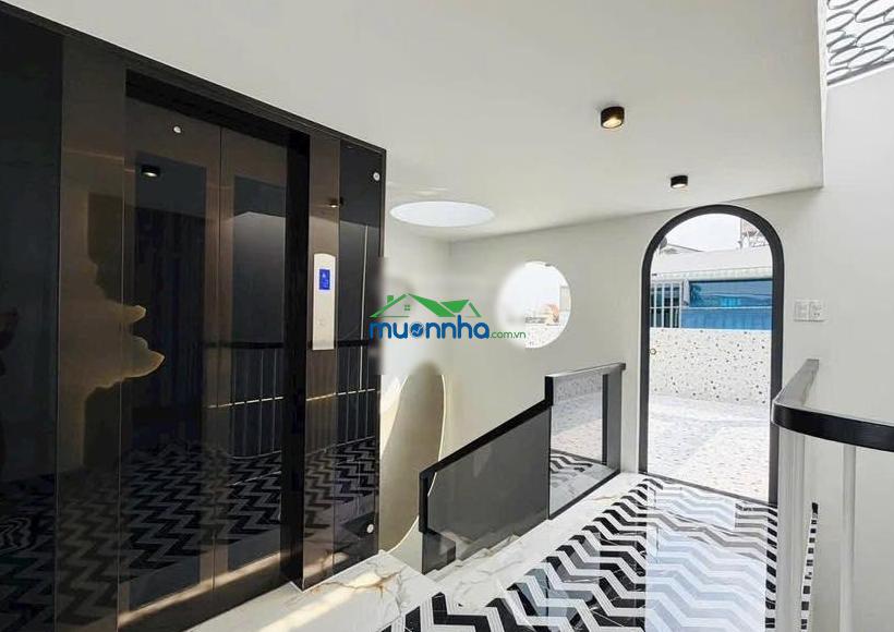 Về quên bán gấp nhà vườn lài q12, 90m2/2 tỷ 800 sổ sẵn, hẻm rộng 8m khu vực vip nhà đẹp