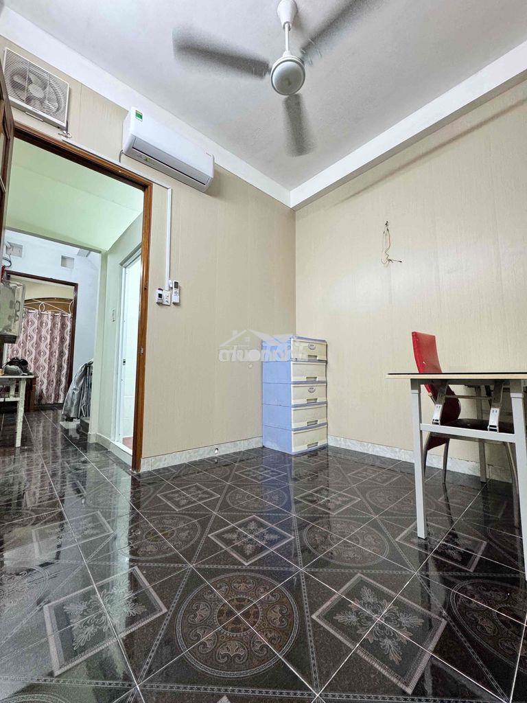 Cho thuê nguyên căn 7 pn mới ở ngay tt quận 1 - 2