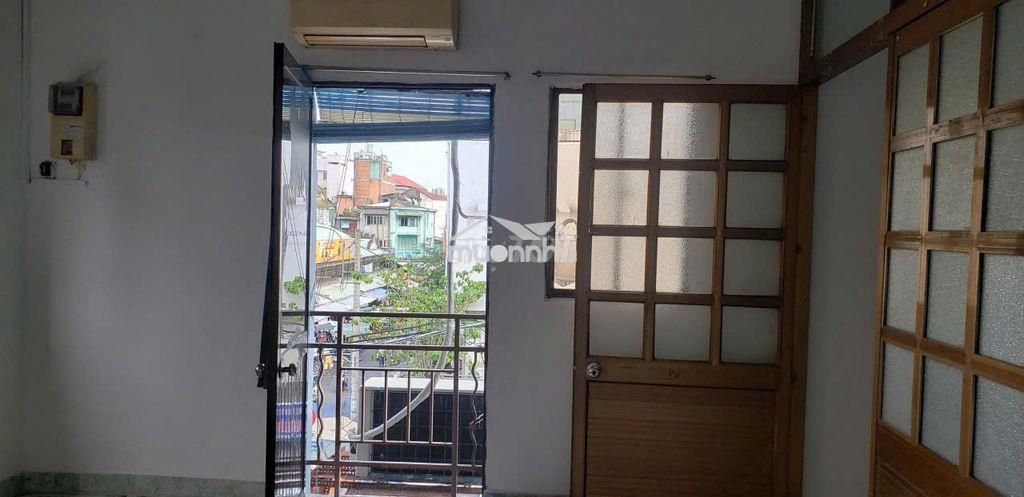 Phòng thoáng mát, nhiều ánh sáng tự nhiên quận 5 – giá từ 2,5 triệu - 4
