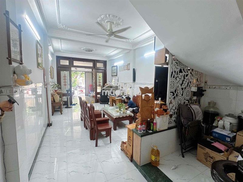 Đường 16m tân quý 4.5x22m đúc 4 tấm full nội thất