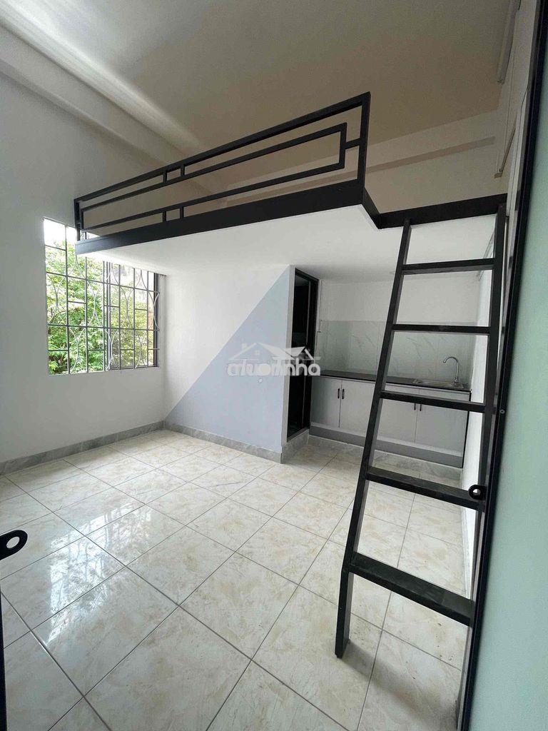 Phòng mới ban công cửa sổ trời ngay bình thạnh
