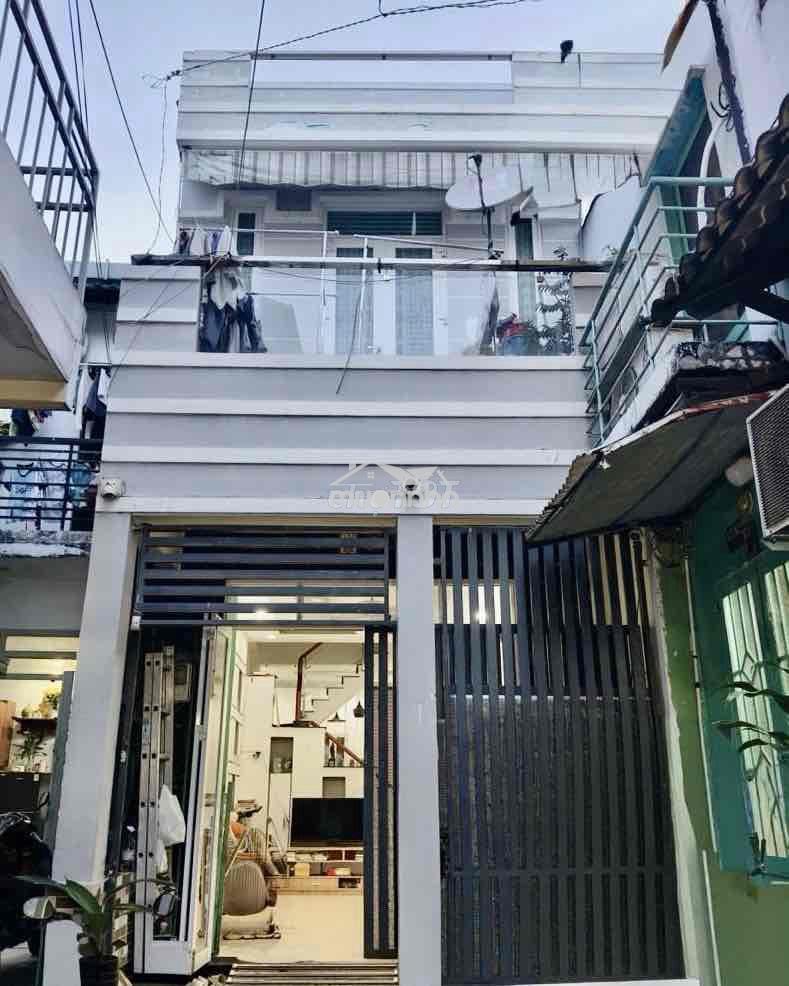 Bán nhà tỉnh lộ 10 sát quận 6 - dt 58m2 - 4m nở hậu 5.2m - hẻm xe hơi