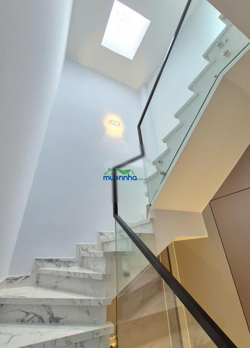 Hẻm ô tô, nhà đẹp, xây mới 4 tầng 4pn 40m2, giá 7,6 tỷ