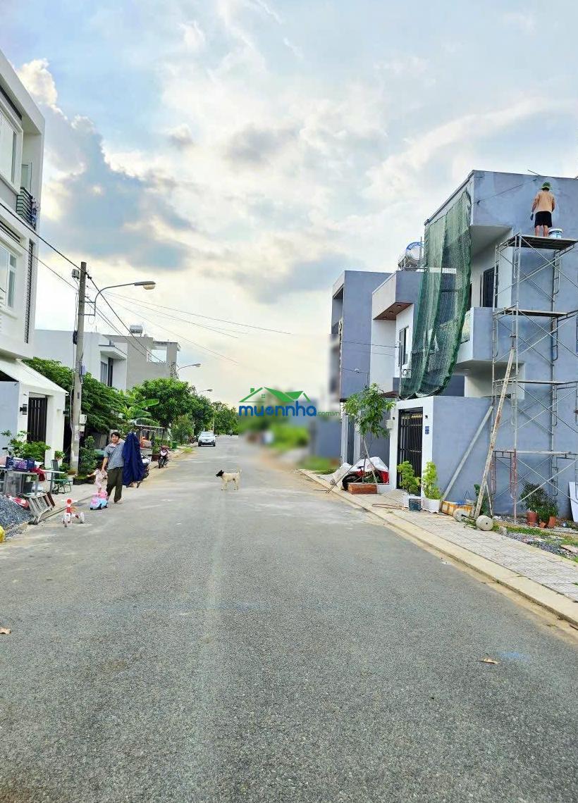 Nhà 2 tầng hẻm xe hơi 9m long phước sổ hồng riêng dọn vào ở ngay | 3.55 tỷ - 2