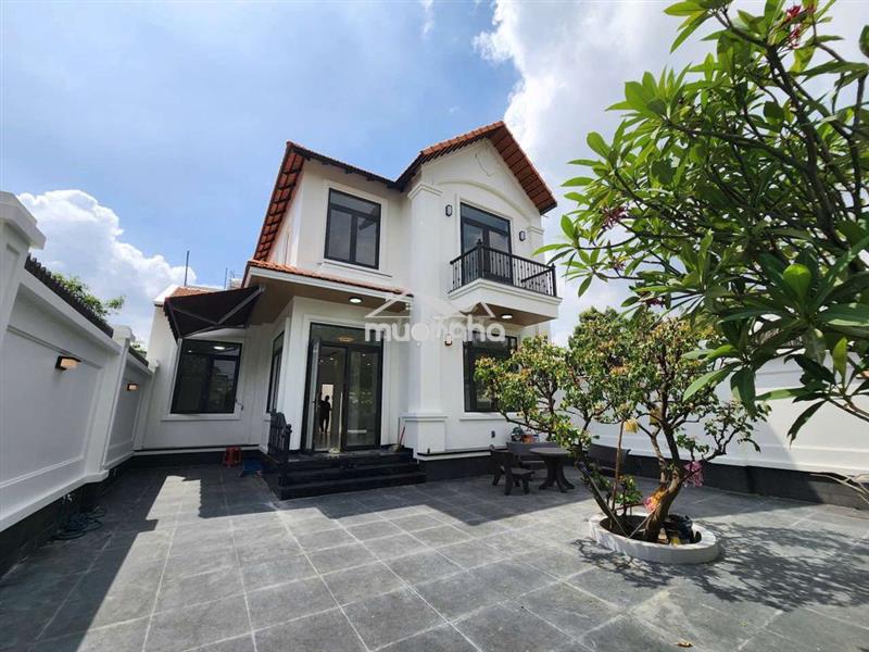 Biệt thự sân vườn gần đường hiệp bình