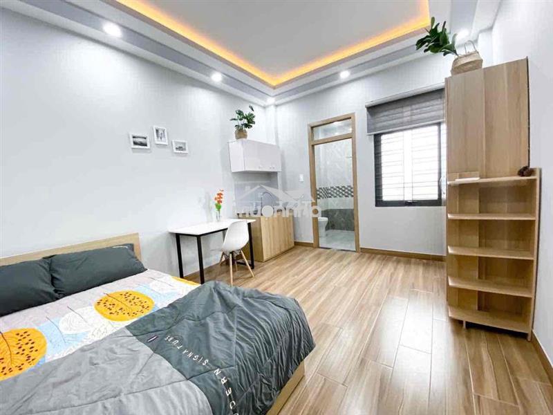 Cho thuê căn hộ cửa sổ trời gần hồ con rùa - dinh độc lập