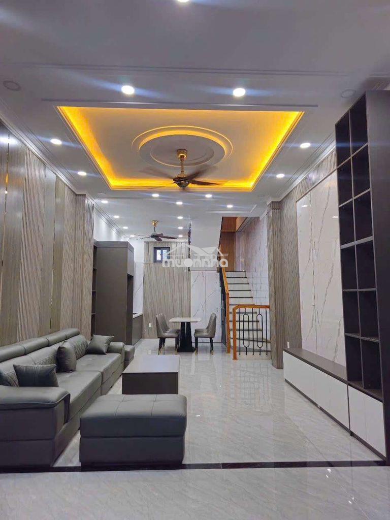 Nhà đẹp có nội thất hẻm ô tô gần đh gtvt q12 4pn 5wc