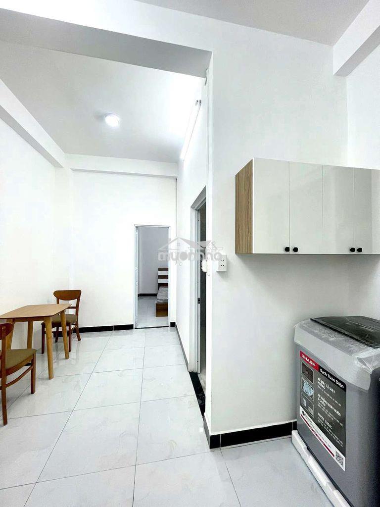 Dạng căn hộ dịch vụ tách bếp cửa sổ to siêu đẹp ngay mặt tiền đường - 3