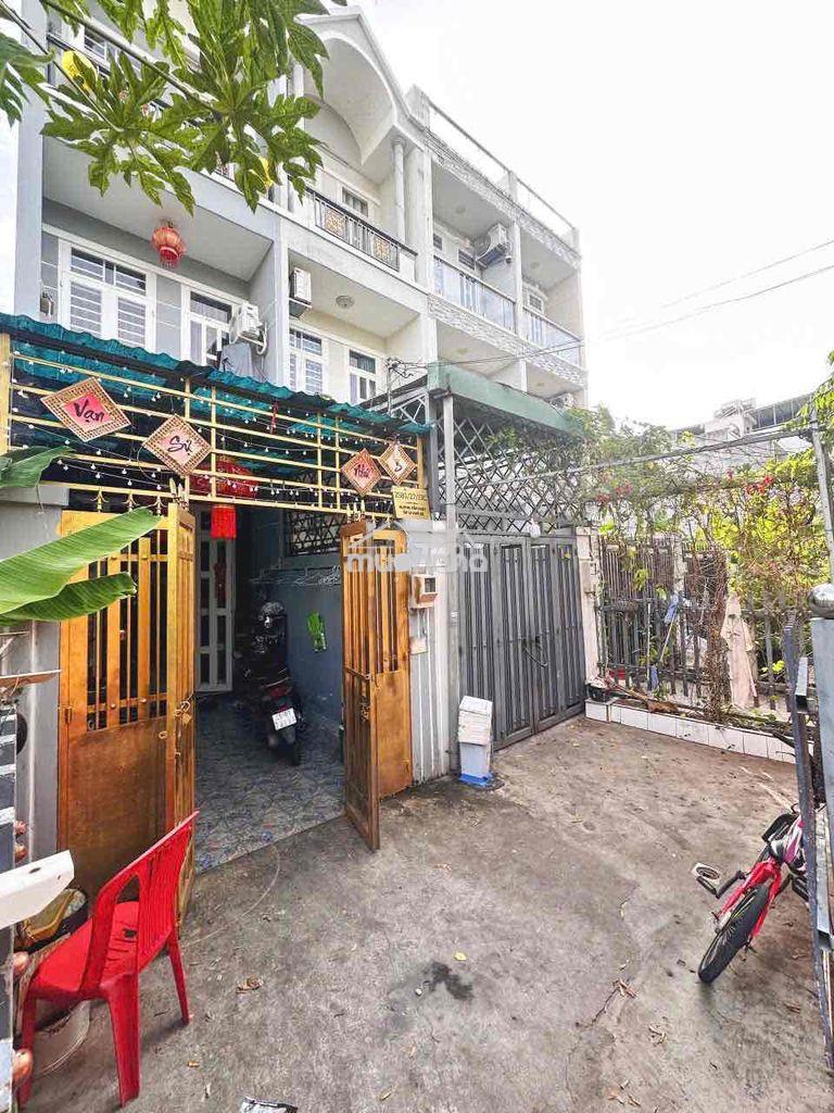 Nhà shr hẽm 2581 huỳnh tấn phát chia làm 2  căn , 8pn - 2
