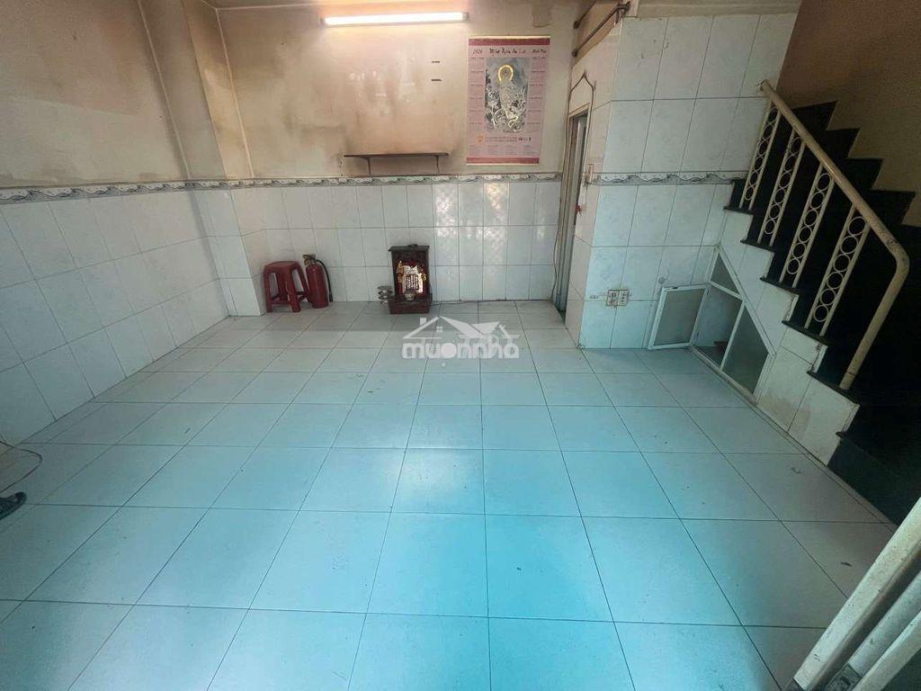 Nhà cho thuê hẻm xe hơi q11 giá 10tr còn thương lượng cọc 1 

 - 2