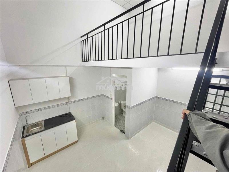 Cho thuê nhà nguyên căn mới xây 1 trệt 1 lầu có bancol siêu rộng.