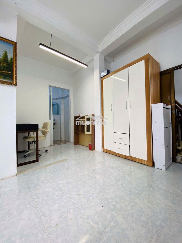 Studio full nội thất- bancol lớn-lầu 1- ngay đh sài gòn- 6tr/th