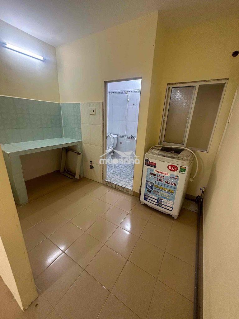 Cho thuê nguyên tầng 1 hẻm 118/40 bạch đằng,f24, bình thạnh giá 7tr - 2
