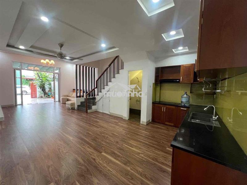 Bán nhà đường 10,5m bùi trang chước
