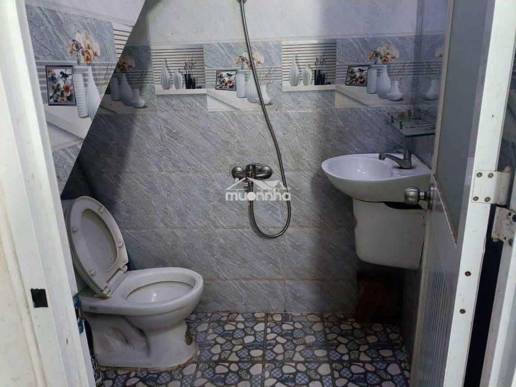 Cho thuê nhà 2 tầng, quận 12. 3pn 3wc - 4
