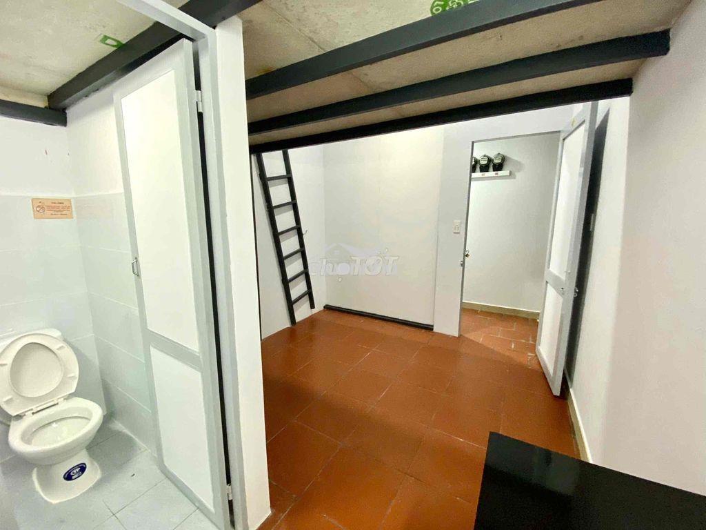 Phòng gác lửng gần đh văn hiến, nội thất cơ bản phòng sạch sẽ rộng rãi - 3