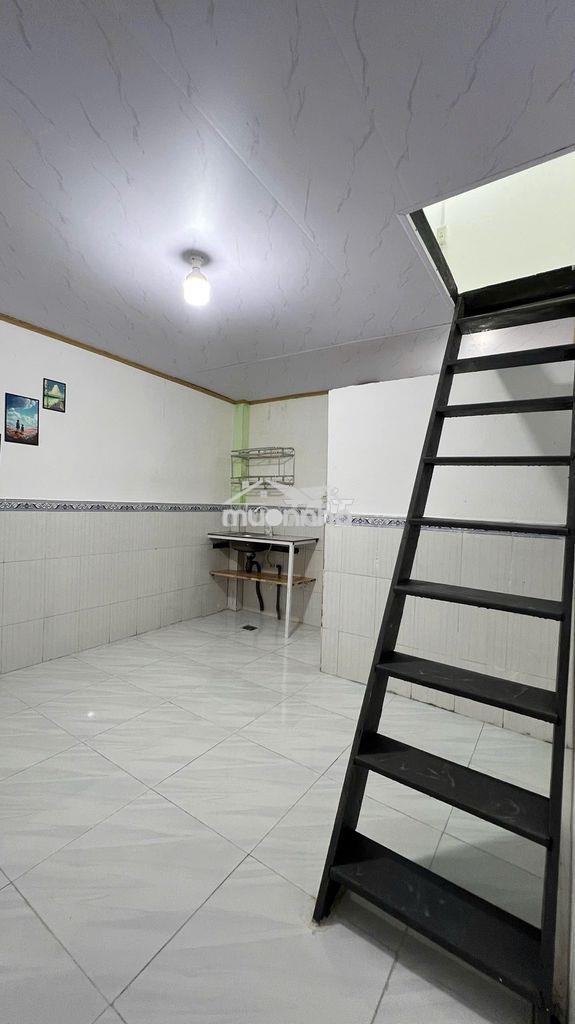 Chính chủ phòng mới  gác suốt cực rộng cao 2m không đụng đầu, giá 2tr7 - 2