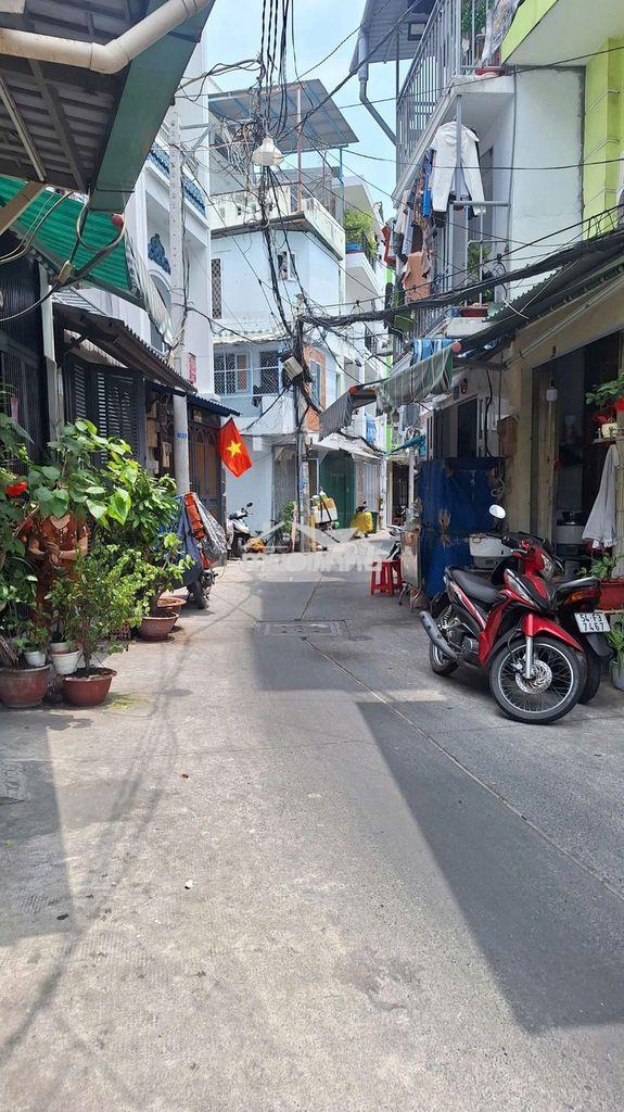 Bán nhà cách mạng tháng 8, quận 3, 46m2, 3 tầng, hẻm xe hơi thông