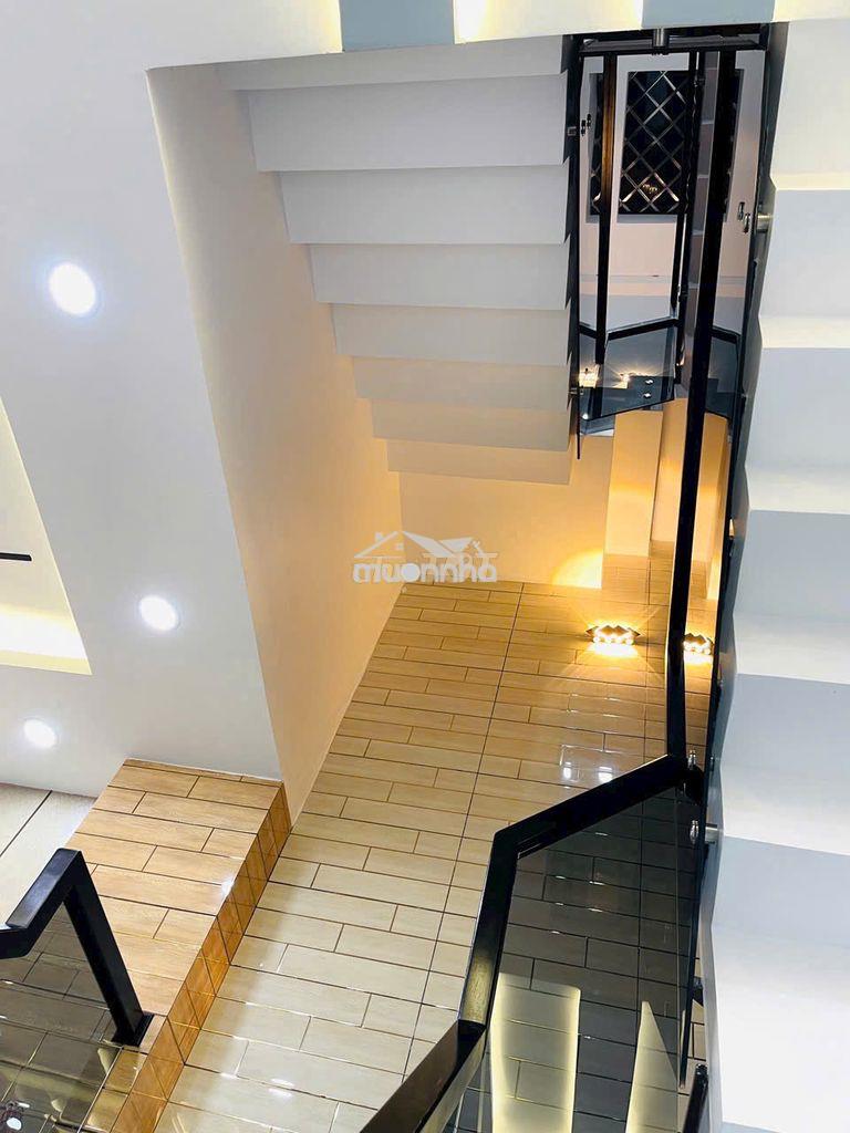 Cho thuê nhà mới full nt 17 triệu ,4m x 14m, 4 lầu, hẻm 5m lê đình cẩn