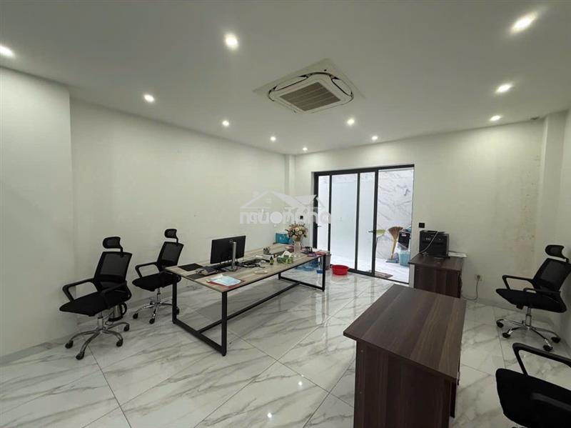Cho thuê văn phòng tầng trệt kdt vạn phúc city giá 12tr