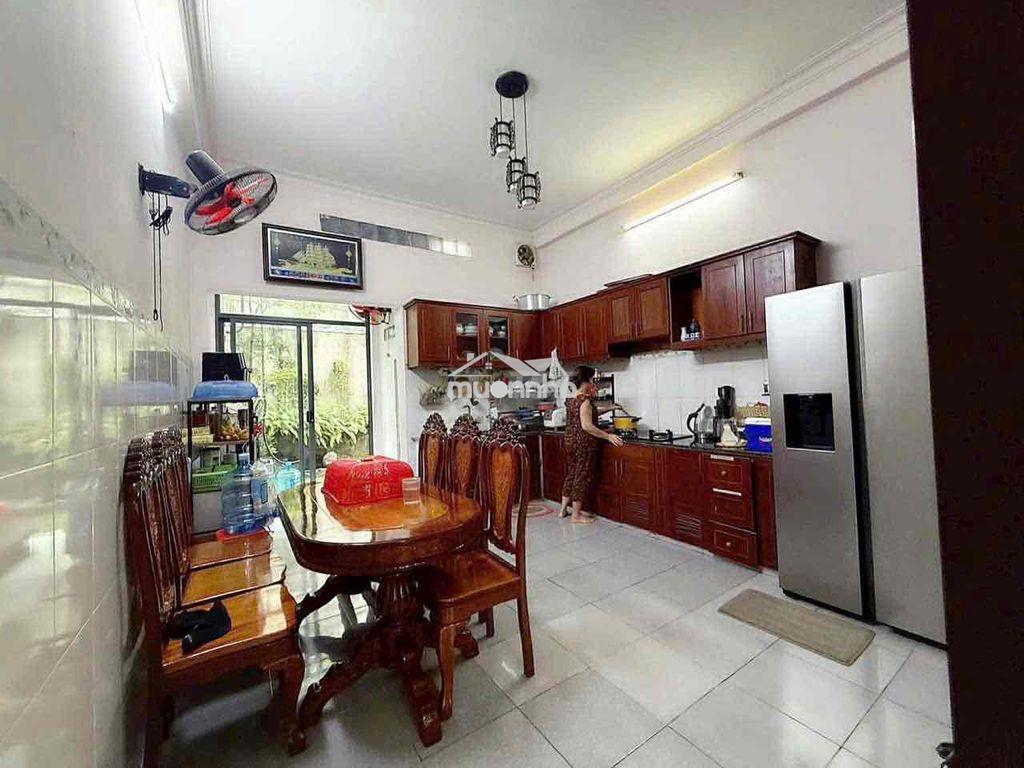 Gấp bán - xe hơi ngủ trong nhà man thiện - 94m2,3tầng - 6tỷ h.ơn. - 3