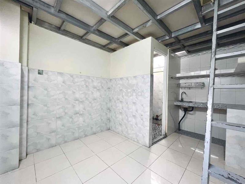 Phòng trọ có gác, sẵn máy lạnh gần đh tdt, đh mở cs3