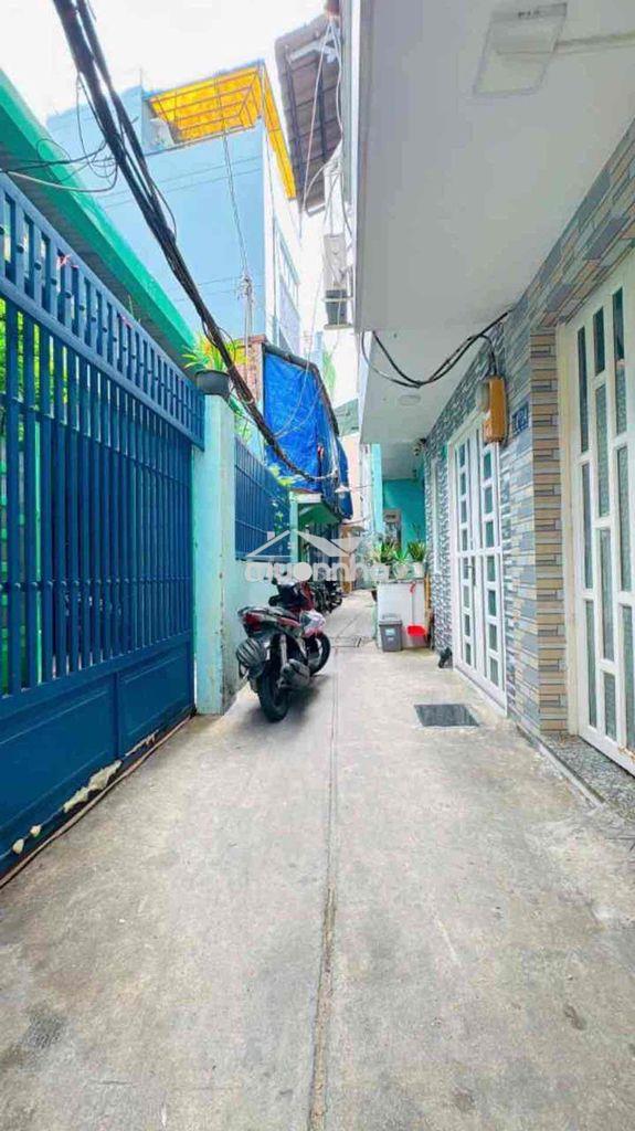 Nhà bán tôn đản q.4