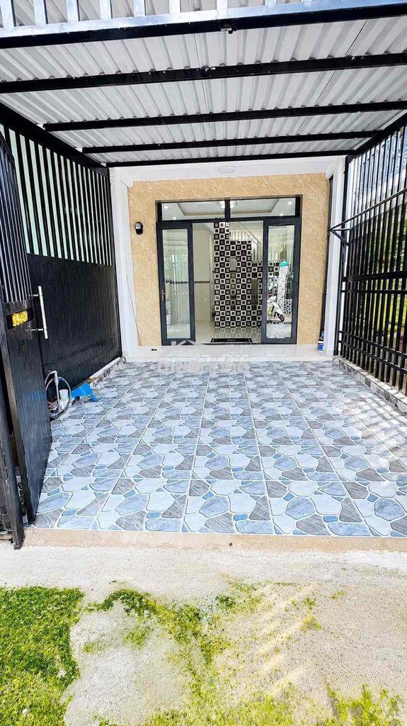 Căn góc 2 mặt tiền . 4m x 15m . nhà 1 lầu . long hậu - 2