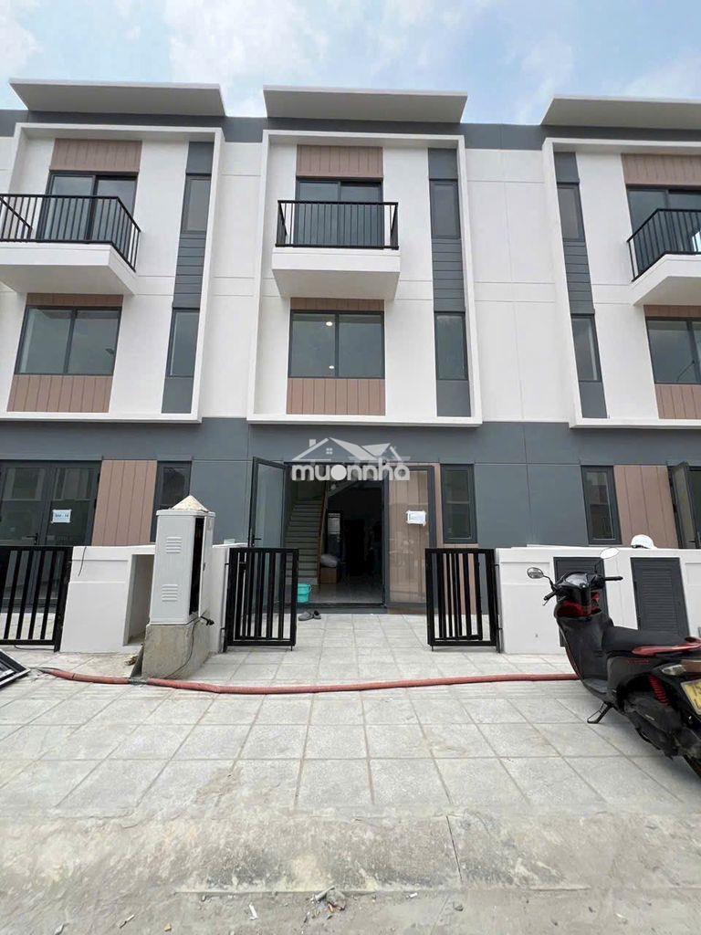 Cho thuê nhà 1 trệt 1 lầu 1 lững ngay chợ, ủy ban phường cph