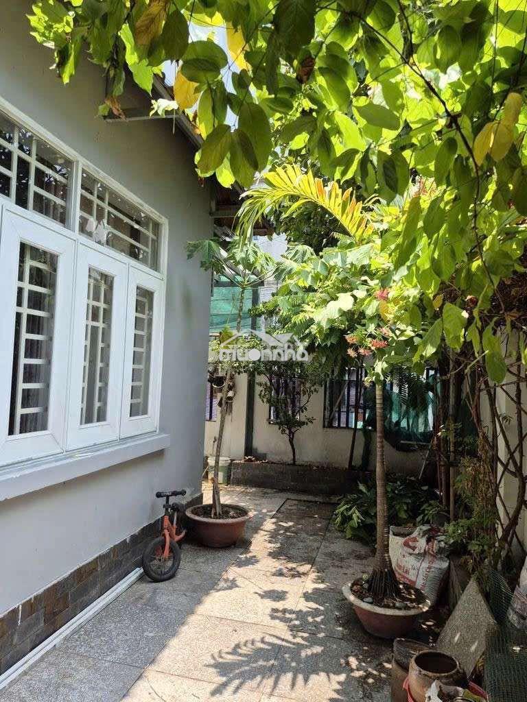 Nhà kiểu biệt thự 1 trệt 1 lầu 8x13m 4 phòng hẻm 1041 trần xuân soạn