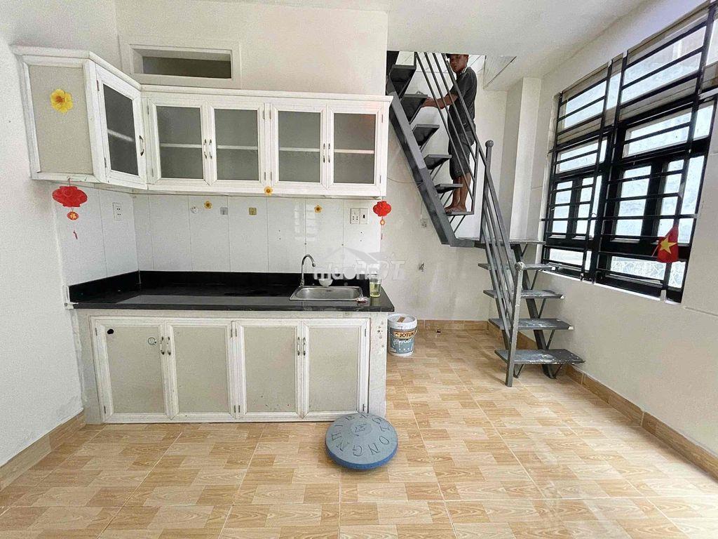 Cho thuê nhà nguyên căn dạng 1 trệt 1 lầu full nội thất hẻm xe hơi - 2