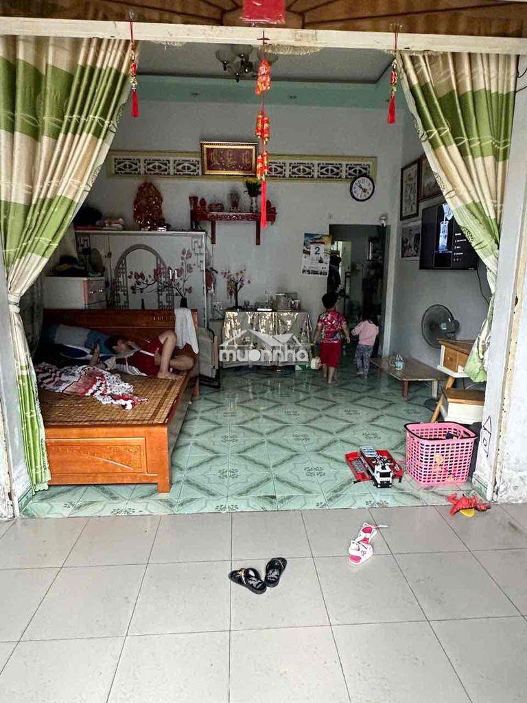 Bán nhà cách siêu thị bigc( go) dĩ an tầm 500 m đường nhựa 7 m
