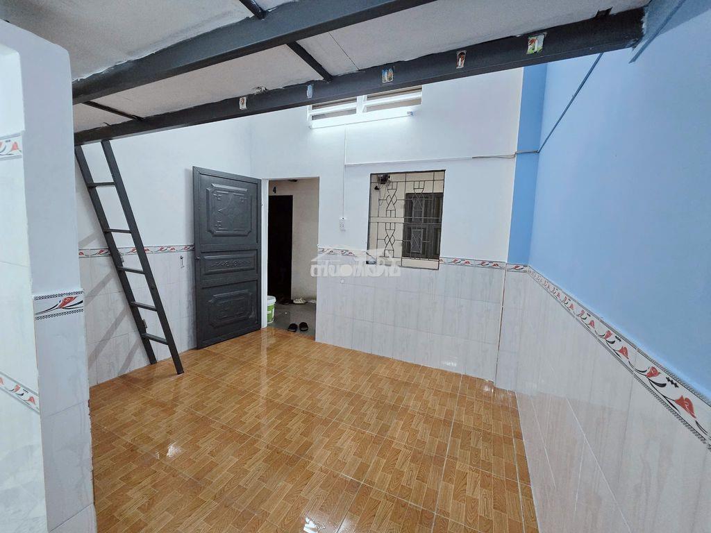 Phòng có gác gần trường dh spkt, dh ngân hàng, ngã 4 thủ đức - 3