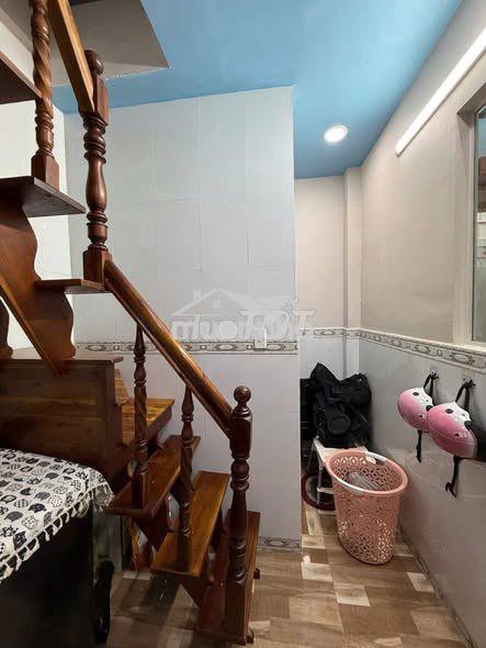 2,98 tỷ còn tl nhà hẻm p4q8 3,6 x 6 ( nở hậu ) sổ hồng khu hiện hữu