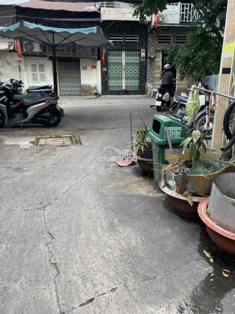 Chính chủ bán nhà 134,8m² hxh 2mt bến vân đồn, q4 - 2