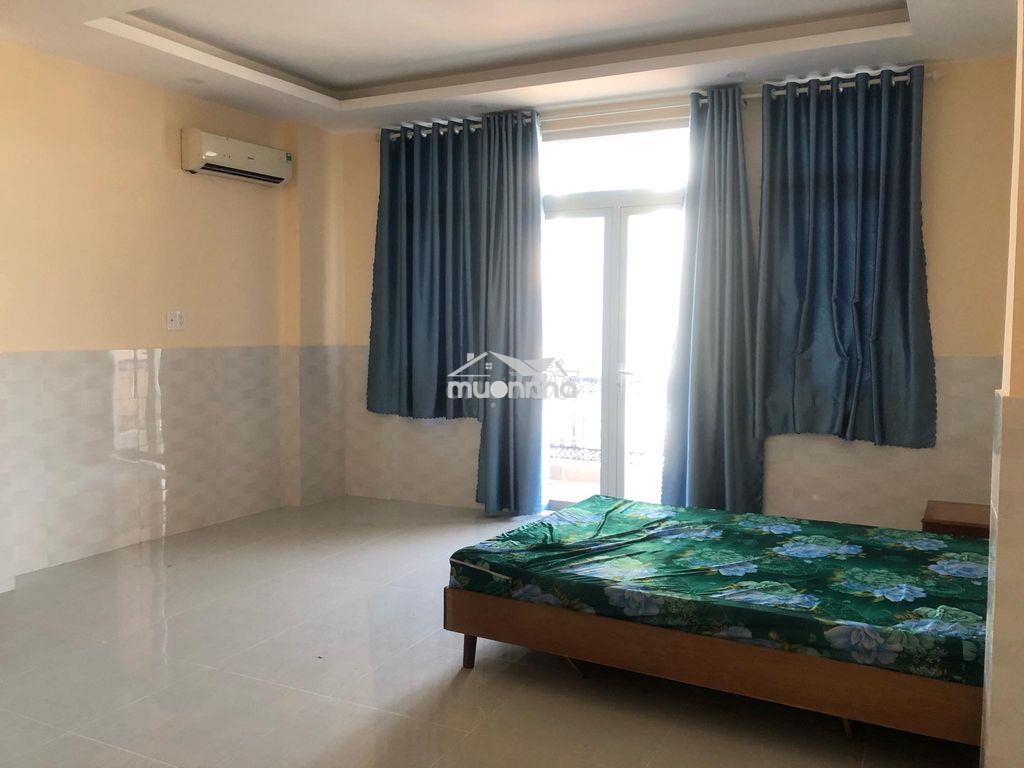 Phòng ban công thoáng mát, view nhà ga t3 - 4