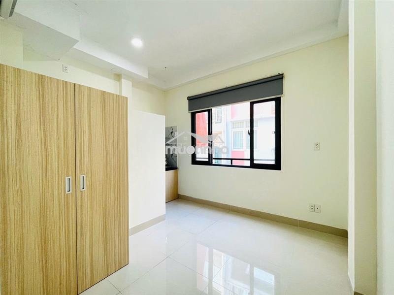 Phòng cửa sổ trời thích quảng đức gần cv gia định