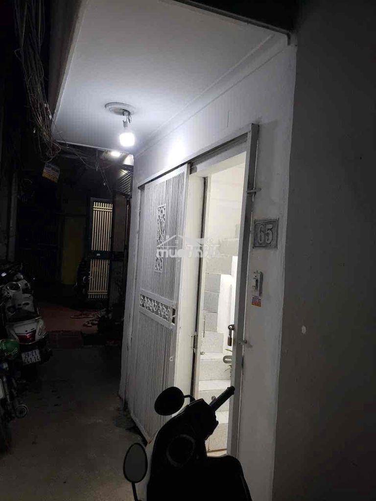 Bán nhà  chợ  khâm thiên ,trung tâm đống hà nội giá chỉ 2,9 ty - 2