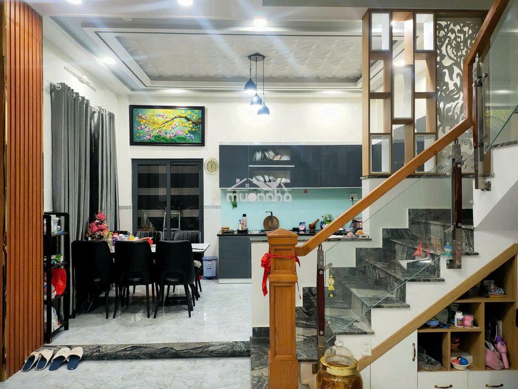 Hạ giá bán gấp nhà góc 2 mặt tiền khu dân cư gần quận 7 - 4