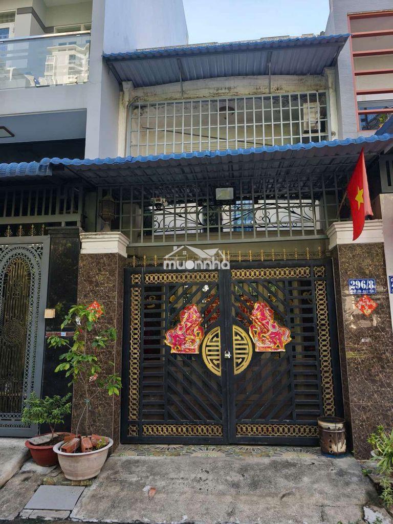 Nhà kdc bình phú 1 đối diện công viên
