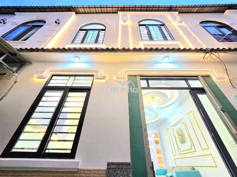 Nhà đẹp hẻm xe hơi gần quận 7