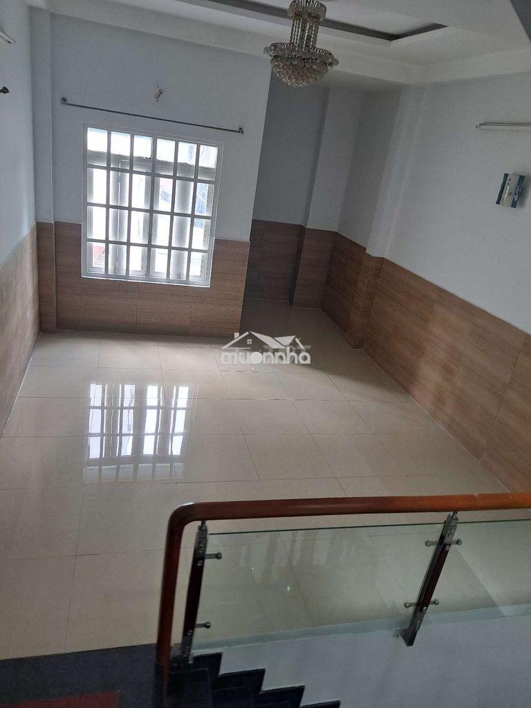 Cho thuê nhà nguyên căn rộng rãi sạch sẽ  - 4
