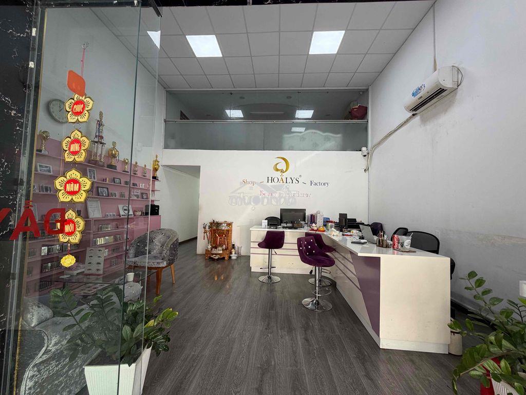 Cho thuê nhà hxh 7m 407/4 sư vạn hạnh, p12, quận 10, dtsd: 400m2 - 4