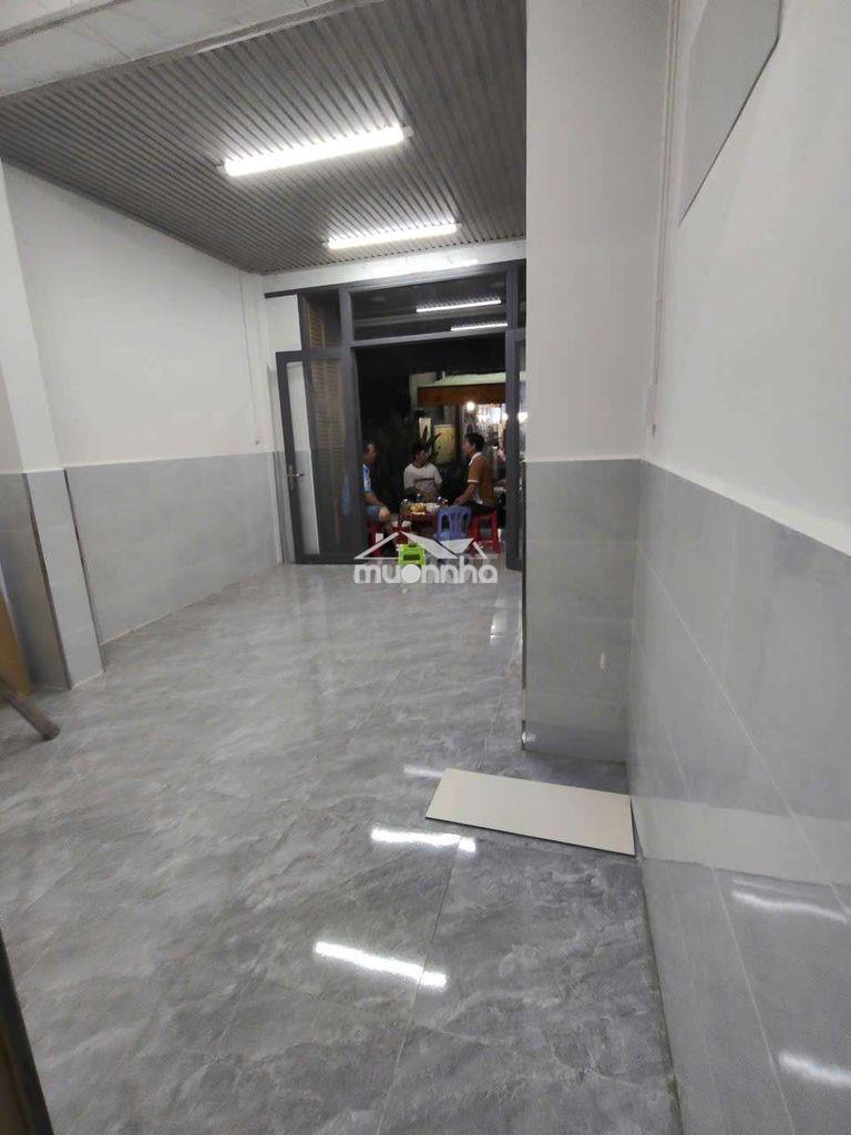 Cho thuê nhà nguyên căn dt 4×15 có 1pn,1wc. hẻm xe hơi thông