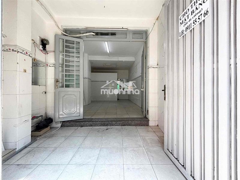 Trống mặt bằng kinh doanh ngay quận 10 - có wc riêng biệt
