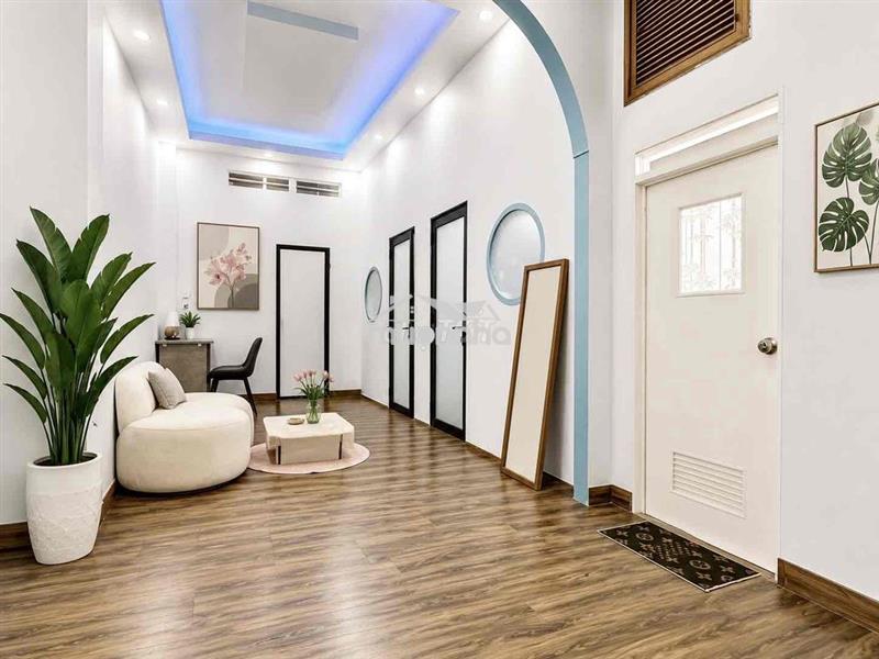 Căn hộ 2pn 1wc trệt cách biệt thoáng , sân sau bếp tách biệt