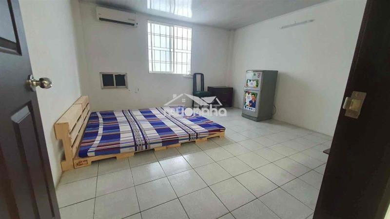 Phòng lầu 2 thoáng mát đường trương quốc dung
