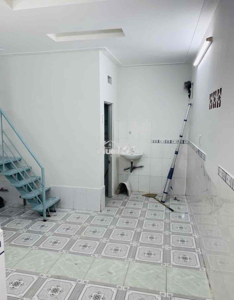 Can goc hem 861 tran xuan soan 120m2 co 4pn - Ảnh 3