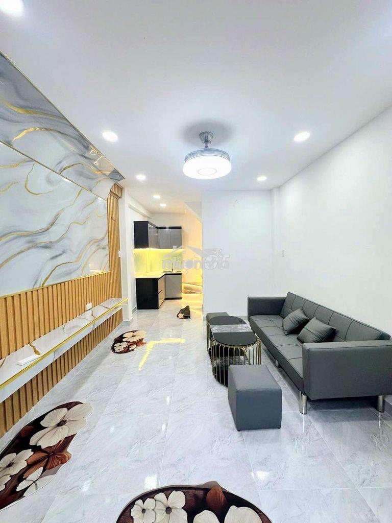 Nhà đẹp 3 tầng không quy hoạch q4 - 2
