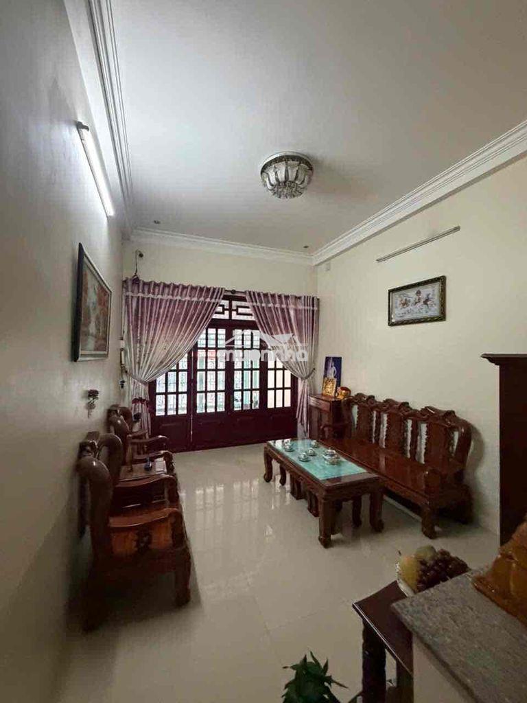 Chủ cho thuê nhà 3 lầu gần chợ hiệp bình
